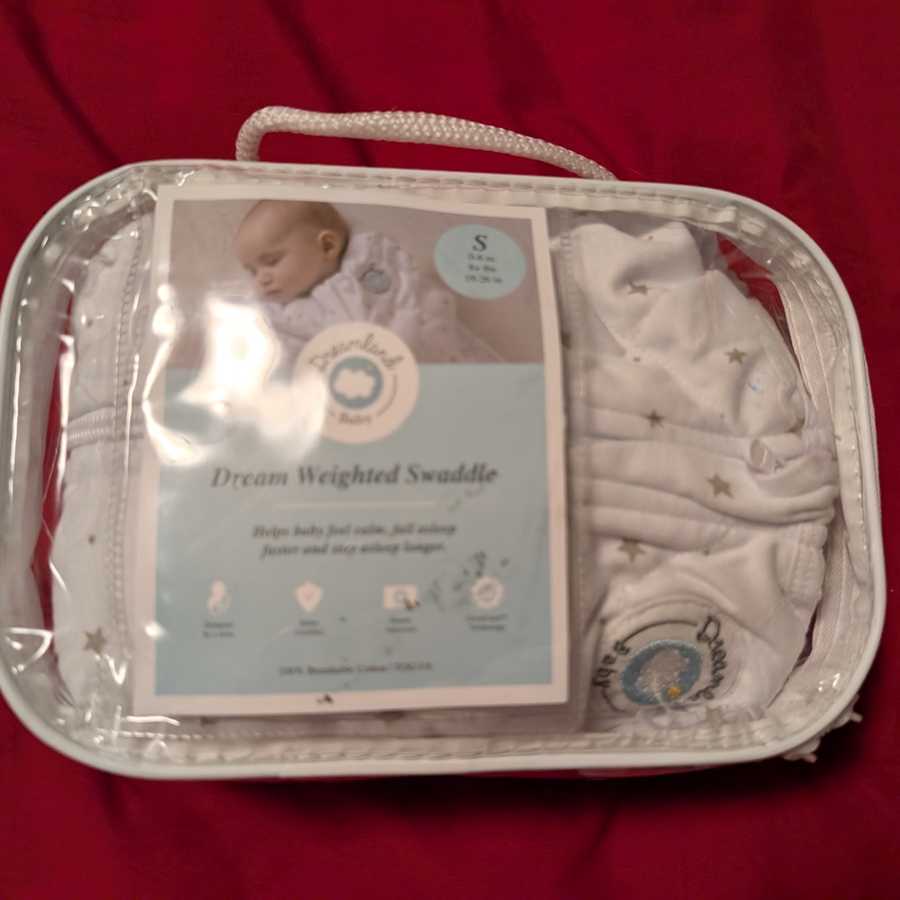 White Star-Patterned Swaddle - Picture 8 of 10